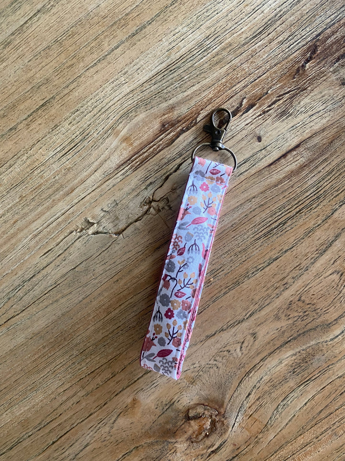Porte-clé dragonne en tissu à motifs