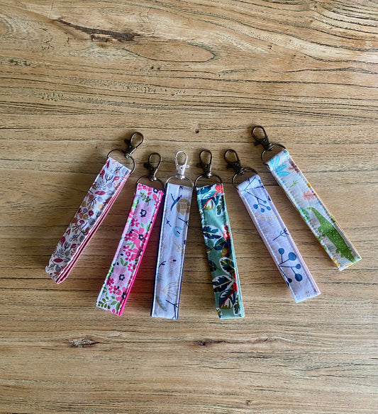 Porte-clé dragonne en tissu à motifs