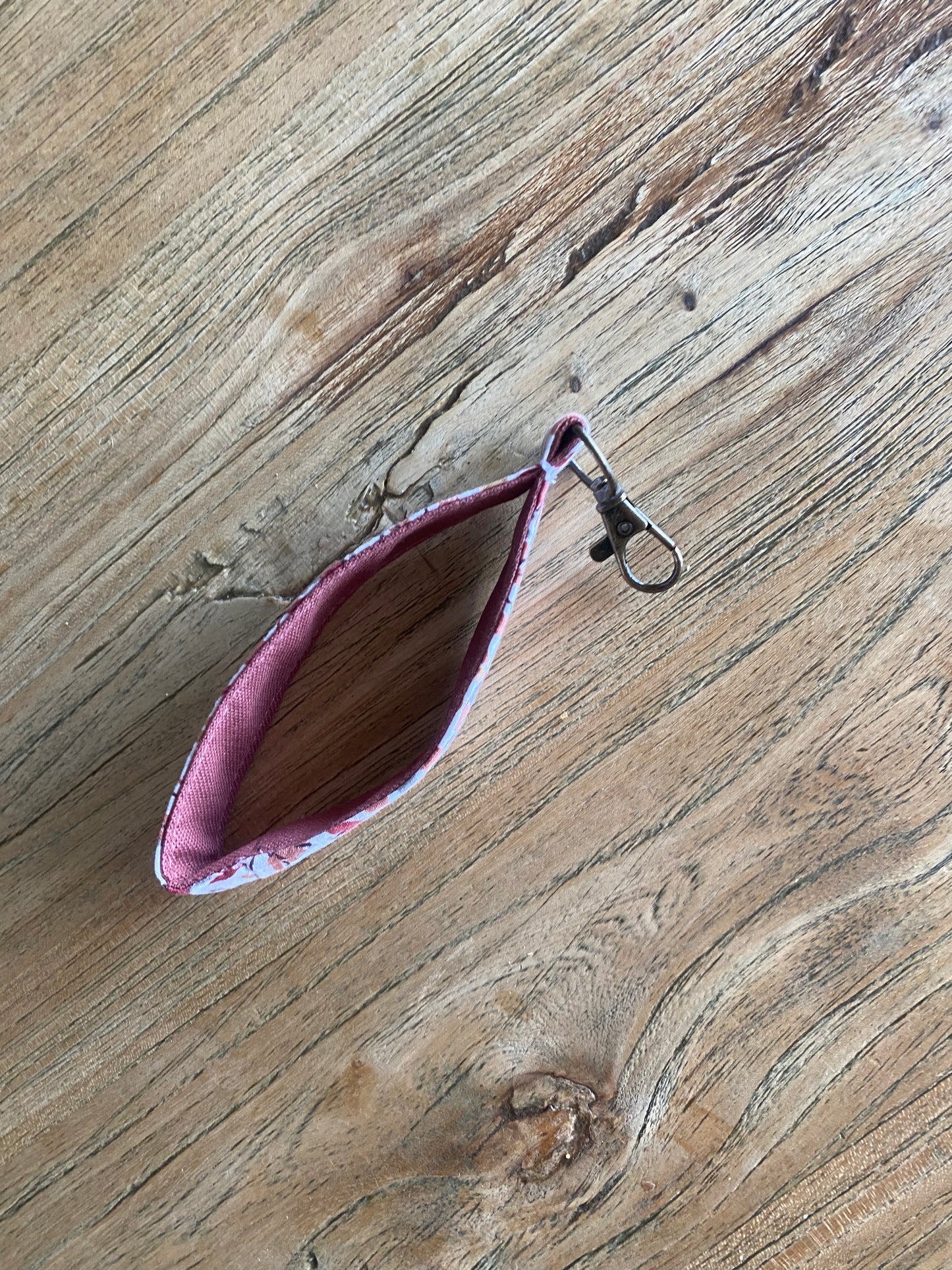 Porte-clé dragonne en tissu à motifs