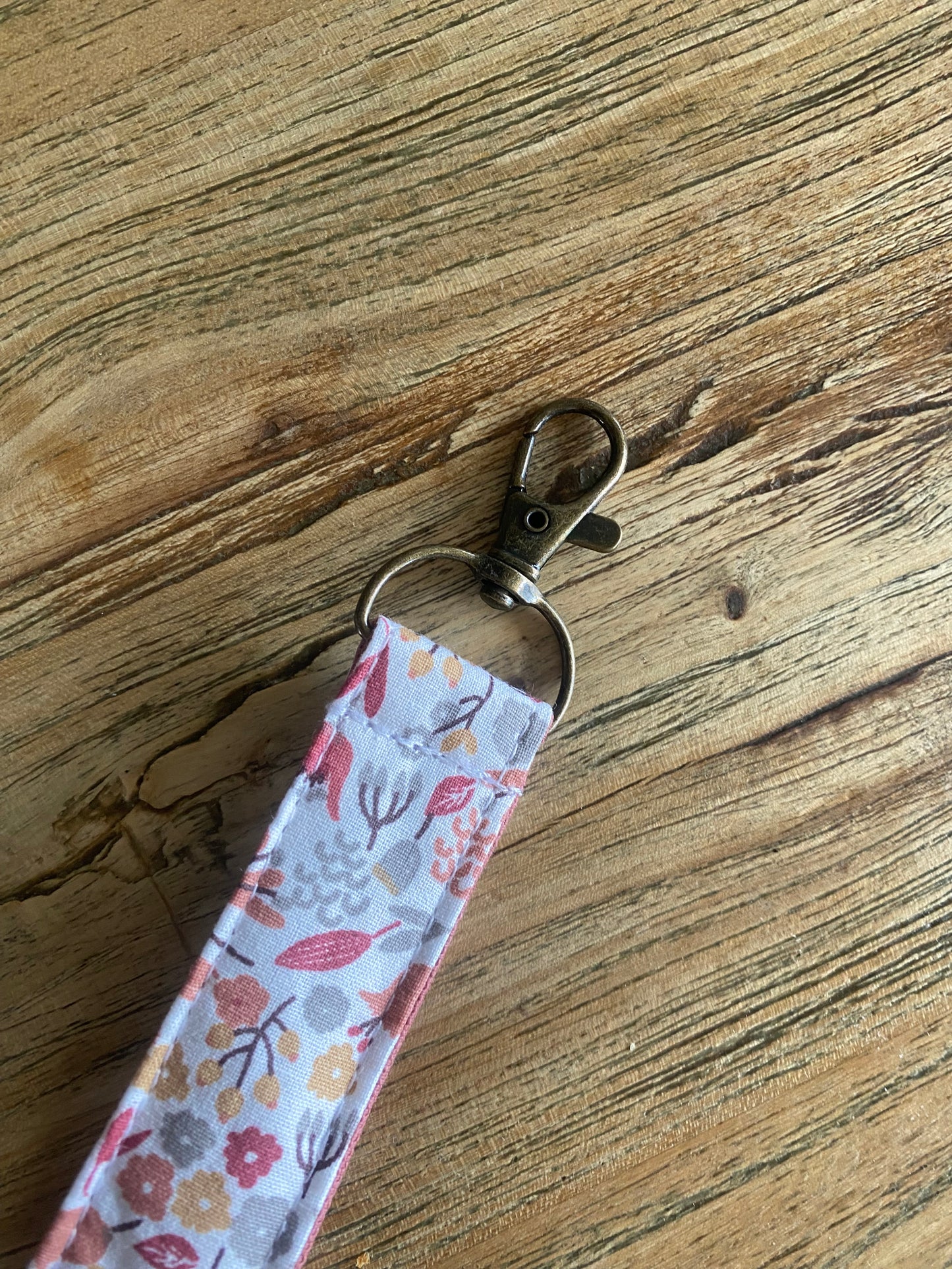 Porte-clé dragonne en tissu à motifs